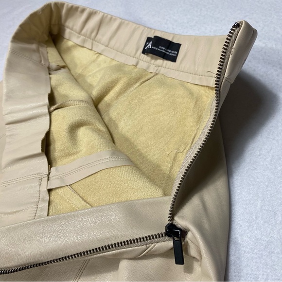 Zara Faux Leather Beige Skinny Side Zip Pants Size S #1450 - Picture 8 of 14